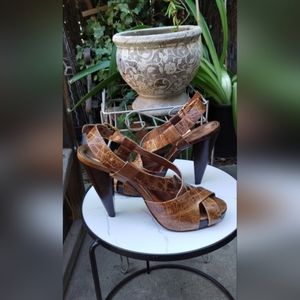 Gorgeous Vintage Carlos Santana Mesa Size 8.5 Heels